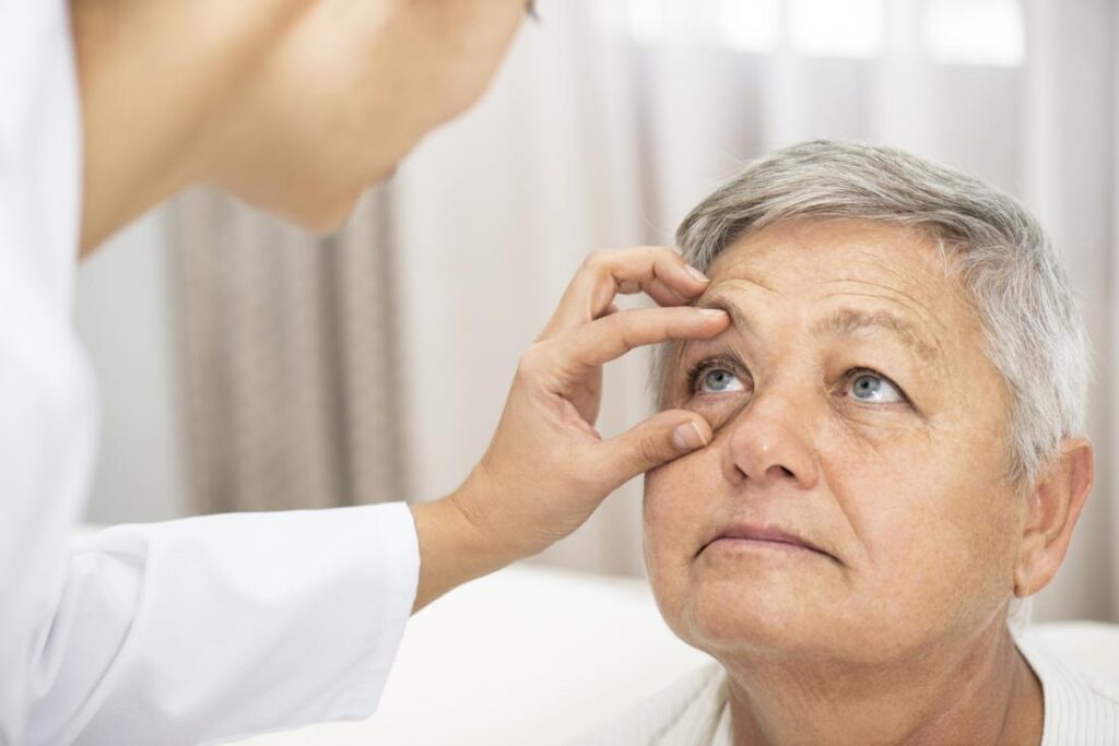 Important Things to Ask Your Surgeon Before Cataract Surgery 